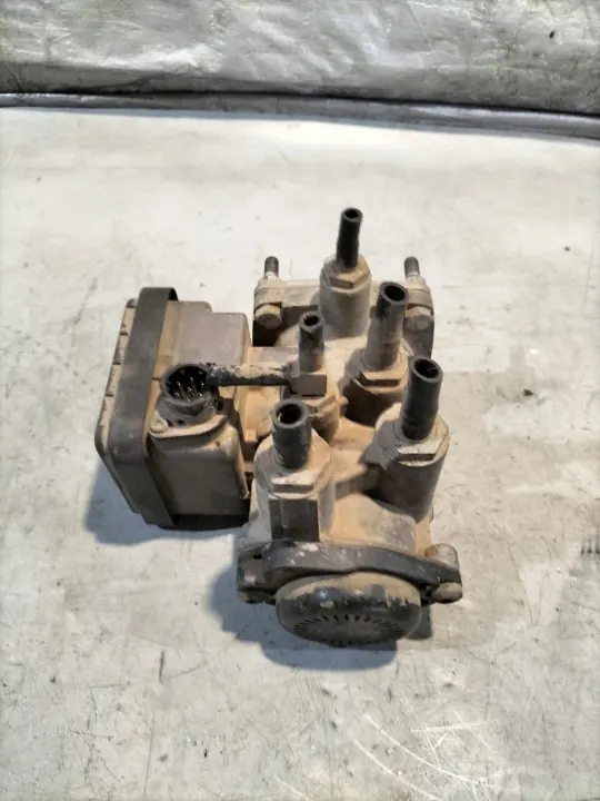 Válvula de freno EBS Knorr OEM 81523016212 image 3
