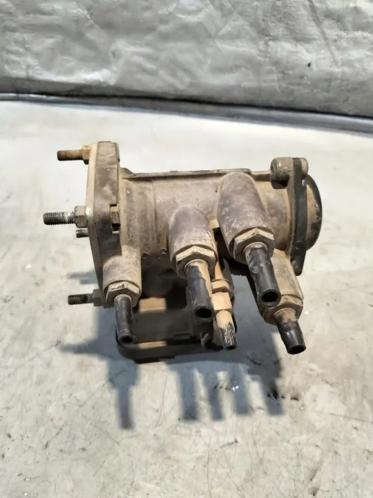 Válvula de freno EBS Knorr OEM 81523016212 image 8
