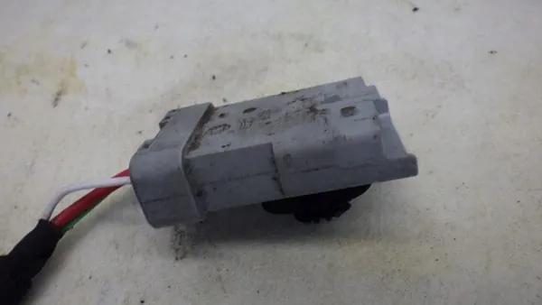 Citroen C5 Aircross Plusklemme OEM 9819950480 image 3
