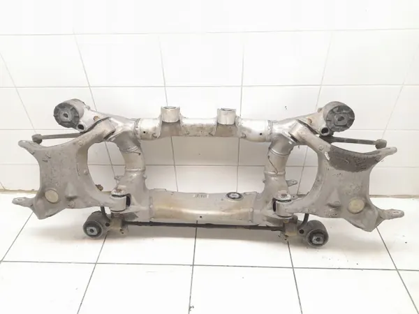 BMW Taka jouset OEM 181073951 5-sarjalle image 2
