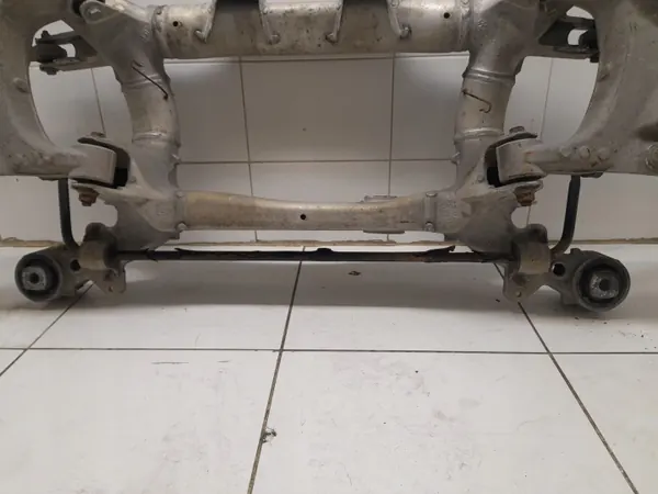 BMW Taka jouset OEM 181073951 5-sarjalle image 7