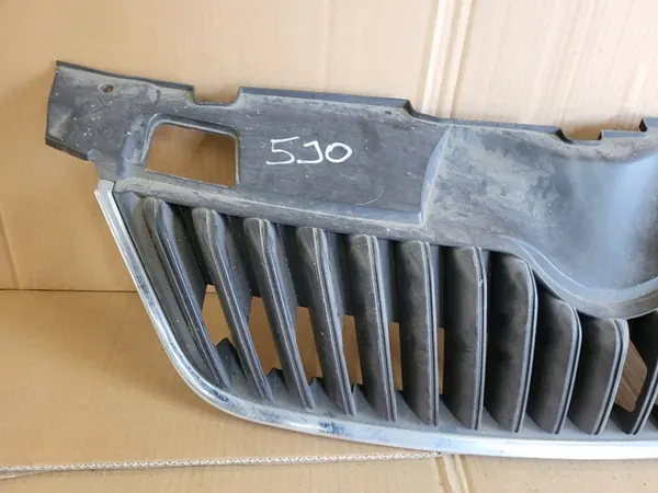 Radiator Grill Skoda Fabia II ROOMSTER image 3