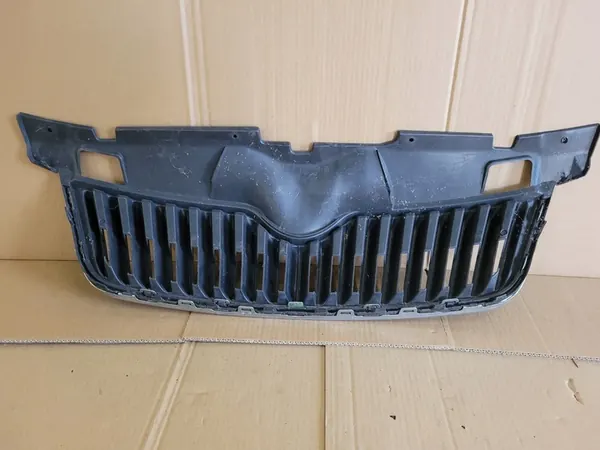 Radiator Grill Skoda Fabia II ROOMSTER image 5