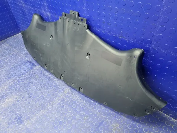 Escudo inferior para-choques traseiro Tesla Model Y OEM 1638051-00-B image 4