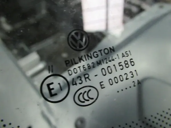 VW Touran II 2012 voorruit OEM met sensor image 4