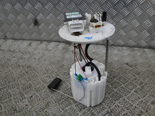 Kia OE Bränslepump OEM 31110P4800 - Begagnad image 3