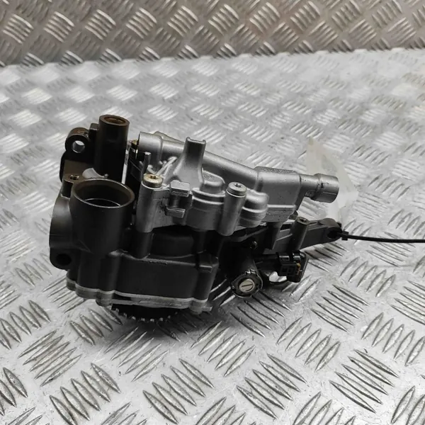 Gebruikte oliepomp OEM R2781810520 voor Mercedes-Benz CLS image 2