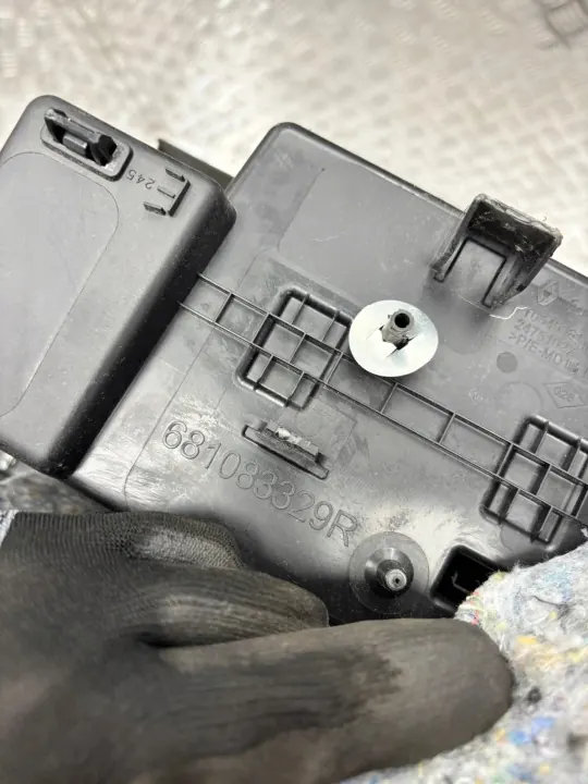 Passagerarhandskfack OEM 681083329R för Renault Kangoo IV image 9