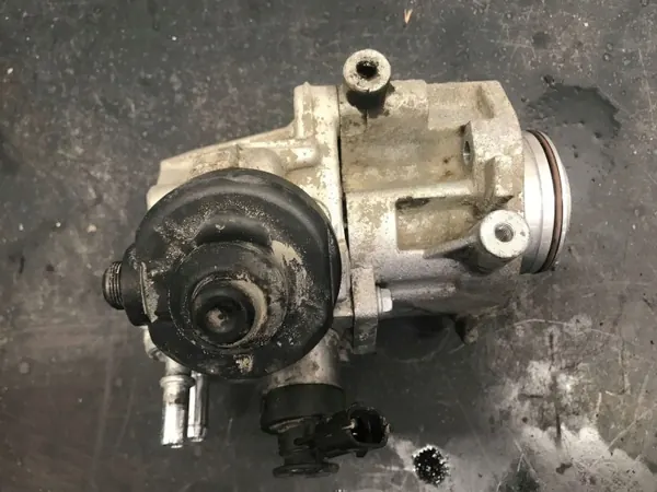 Bomba de inyección Citroen Jumper 2013 OEM 0445010512 image 8