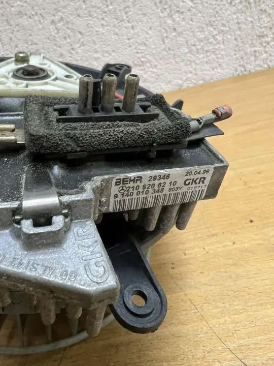 Kylfläkt OEM D8652 för Mercedes-Benz E W210 image 8
