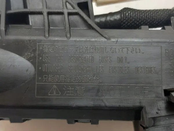 Fusible relais batterie Lexus LS 460 OEM 8216550010B image 7