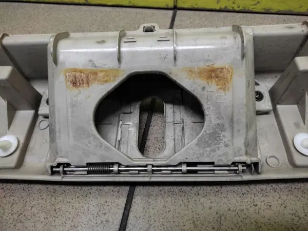 Lexus RX300 Takavyön kansi OEM 5838748030 image 10