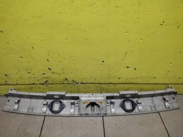 Lexus RX300 Takavyön kansi OEM 5838748030 image 3