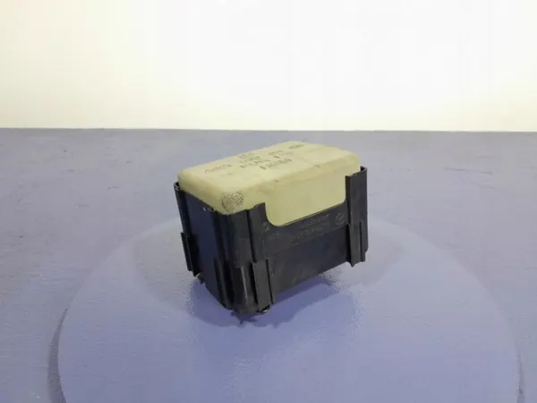 Pompe de verrouillage central Mercedes OEM A0008003348 image 3