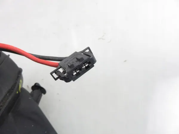 AUDI A4 B8 A5 8T Fläkt U0851003 image 4