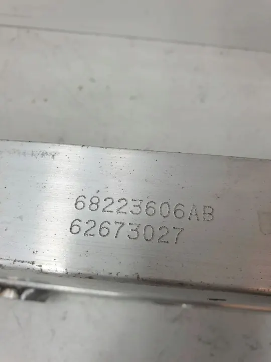 Suporte da barra de direção OEM 68223606AB para Chrysler Pacifica image 3
