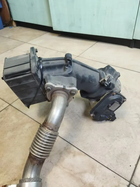 EGR-klep met Pijp OEM 22143686 - Gebruikt Renault OE image 3