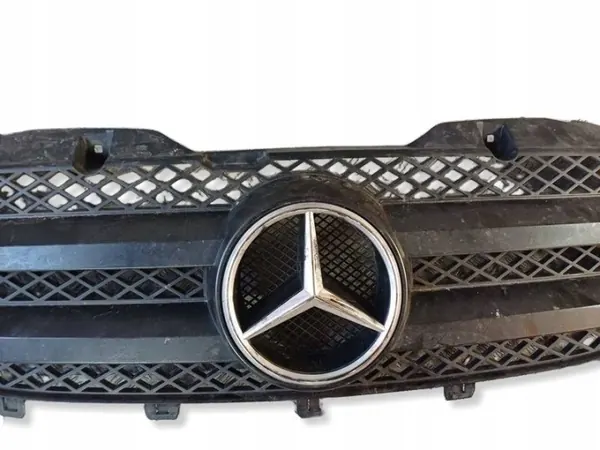 Grelha superior Mercedes Sprinter OEM A9068800385 image 3