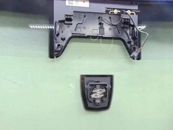 BMW Frontscheibe OEM 51319854326 - Gebraucht image 6