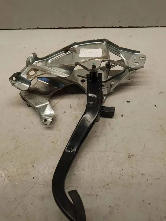 Opel Astra H Bremspedalschalter OEM 13178792 image 2