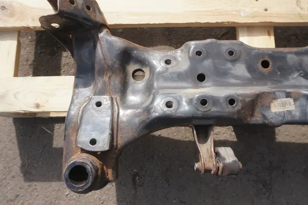 HYUNDAI i30 I 07-14 Trave di Sospensione 62405-2L000 image 3