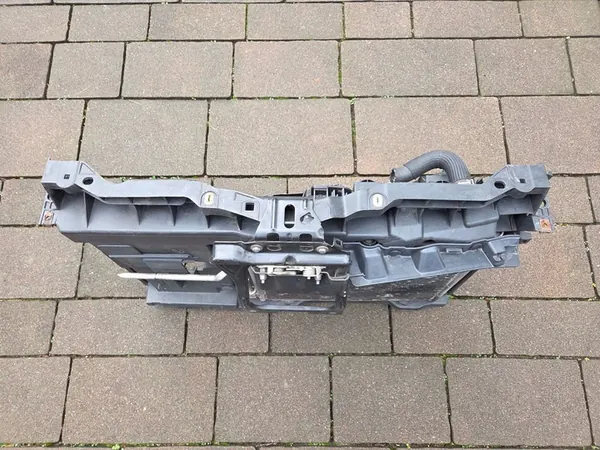 Voorste montage PEUGEOT 208 I met radiator en ventilator image 3