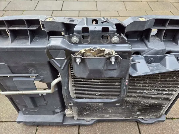 Voorste montage PEUGEOT 208 I met radiator en ventilator image 4