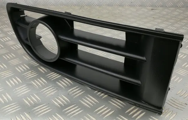 Etupuskimen sumuvalogriili oikea VW POLO IV 9N image 2