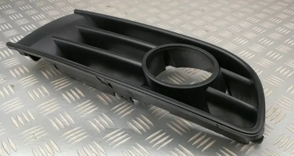 Etupuskimen sumuvalogriili oikea VW POLO IV 9N image 4