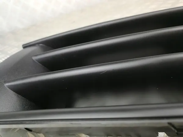 Etupuskimen sumuvalogriili oikea VW POLO IV 9N image 5