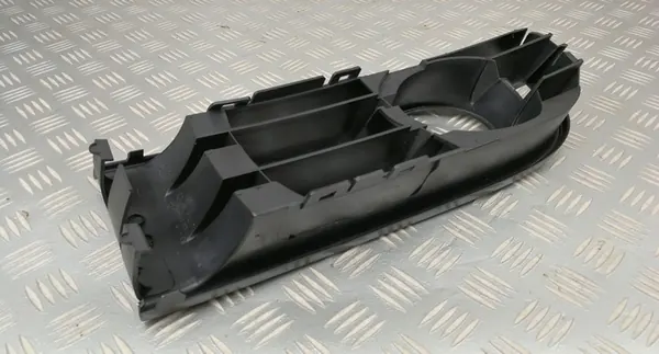 Etupuskimen sumuvalogriili oikea VW POLO IV 9N image 6