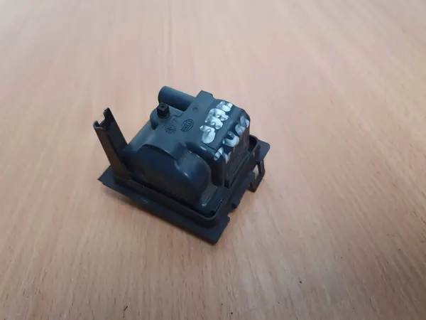 Jeep Grand Cherokee 2018 Bränsletankslucka Aktuator OEM 1000589881 image 2