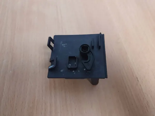 Jeep Grand Cherokee 2018 Bränsletankslucka Aktuator OEM 1000589881 image 3