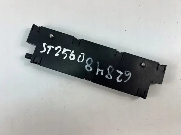 BMW 5 GT F07 Diversity Antennivahvistin OEM 9247136 image 2