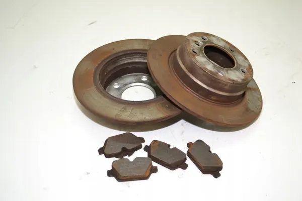 Pastilhas de travão traseiras BMW OEM 2288889 - Usadas image 2