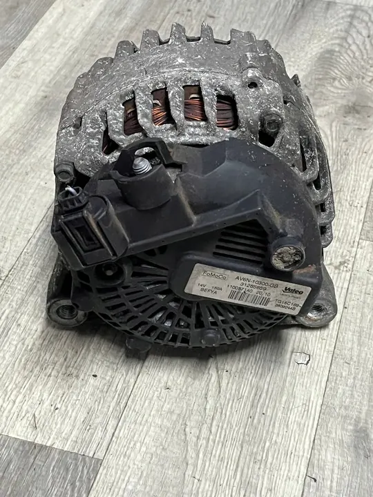 Vaihtovirtageneraattori Ford Fiesta MK7 Valeo image 2