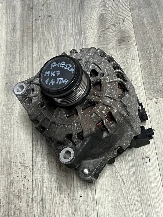 Vaihtovirtageneraattori Ford Fiesta MK7 Valeo image 3