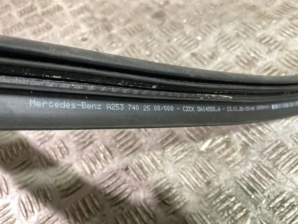 Mercedes Kofferraumdichtung OEM A2537402500 - Gebraucht image 3