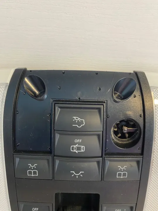 Mercedes W204 Cabine Lamp OEM A2048201823 image 3