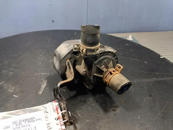 TESLA MODEL S Pompe à Eau Électrique Supplémentaire image 1