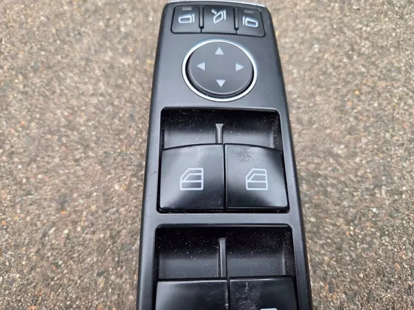 Mercedes E-Klasse W212 Linker Raam Schakelaar A2129056100 image 3