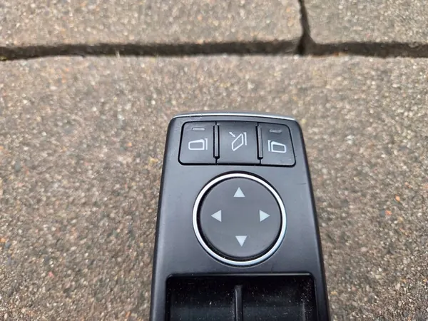 Mercedes E-Klasse W212 Linker Raam Schakelaar A2129056100 image 4