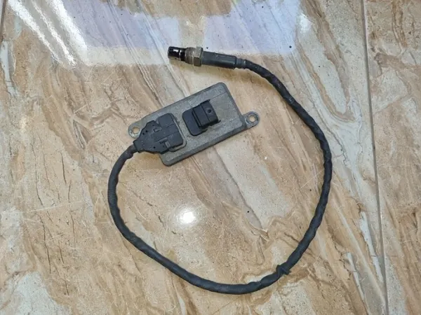 NOx-anturi OEM 2894940 DAF 45/55/65 Kuorma-autoille image 2