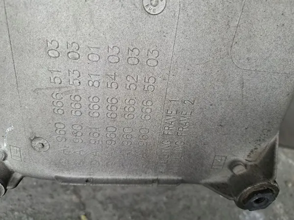 Mercedes-Benz OE A9606665103 marchepied image 4