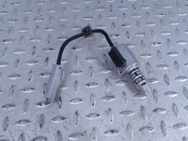 Sensor de presión de aceite Land Rover Defender LR153976 image 5
