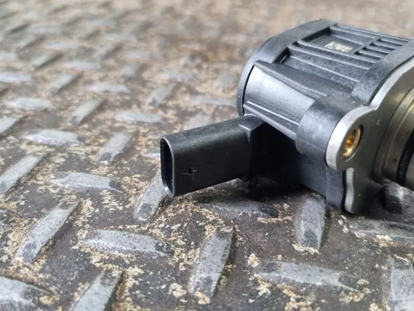 Nockenwellensteuerventil-Satz OEM 04E906048C image 3