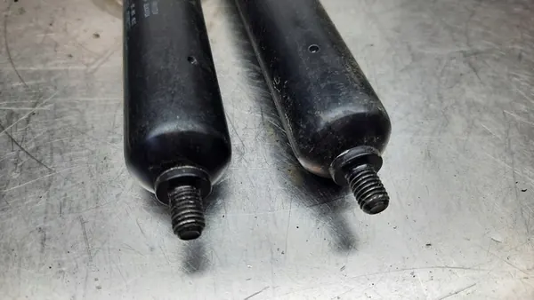 Baklucka Aktuatorer Set Volvo V70 II 00-08R OEM 30674494 image 2