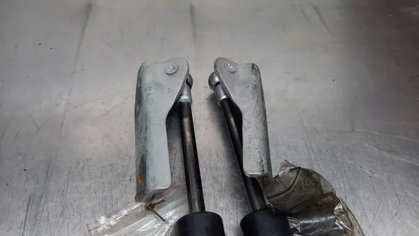 Baklucka Aktuatorer Set Volvo V70 II 00-08R OEM 30674494 image 3