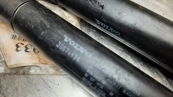 Baklucka Aktuatorer Set Volvo V70 II 00-08R OEM 30674494 image 4