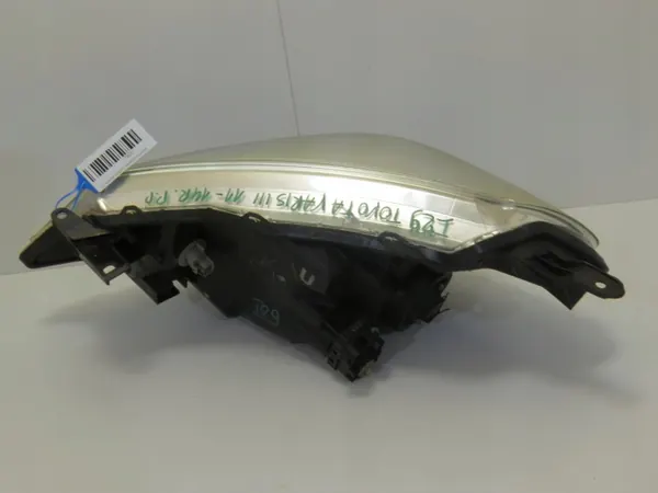 Toyota Yaris III Voor Rechter Koplamp OEM 360176553 image 8